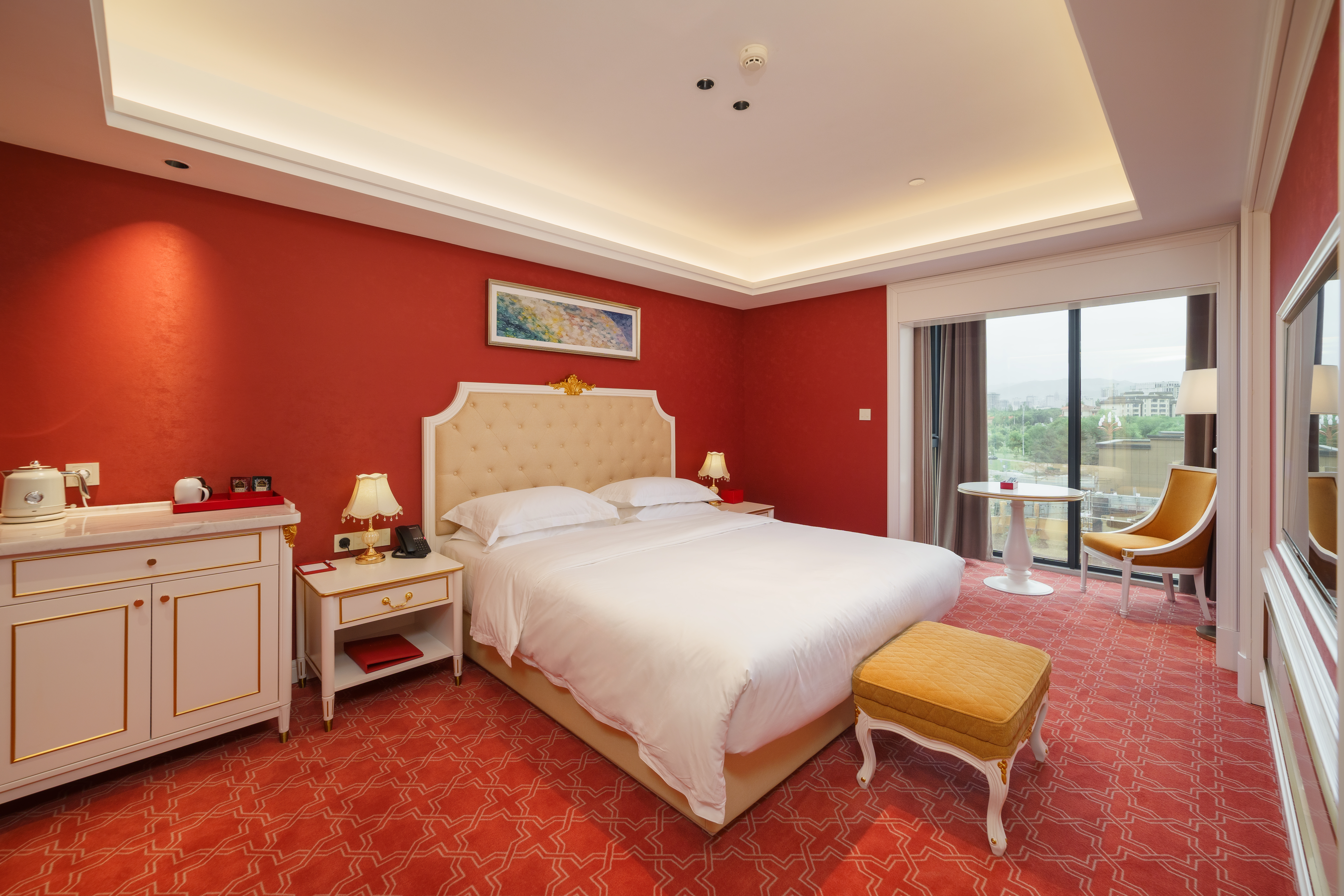 Deluxe King Room (With Balcony)